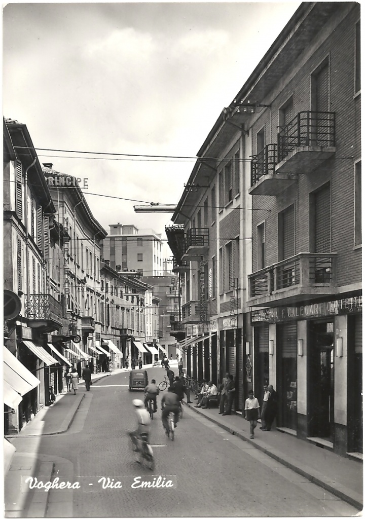 Cartolina da Voghera spedita il 24 aprile 1954